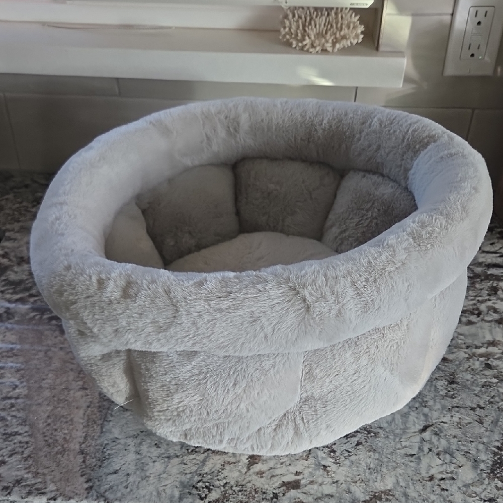 Martha Stewart Soft Cream Faux Fur Pet Bed
